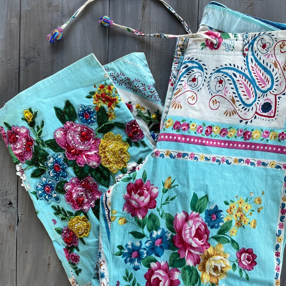 Gorgeous beaded vacation floral resort pants from Maui. ario brand, size small